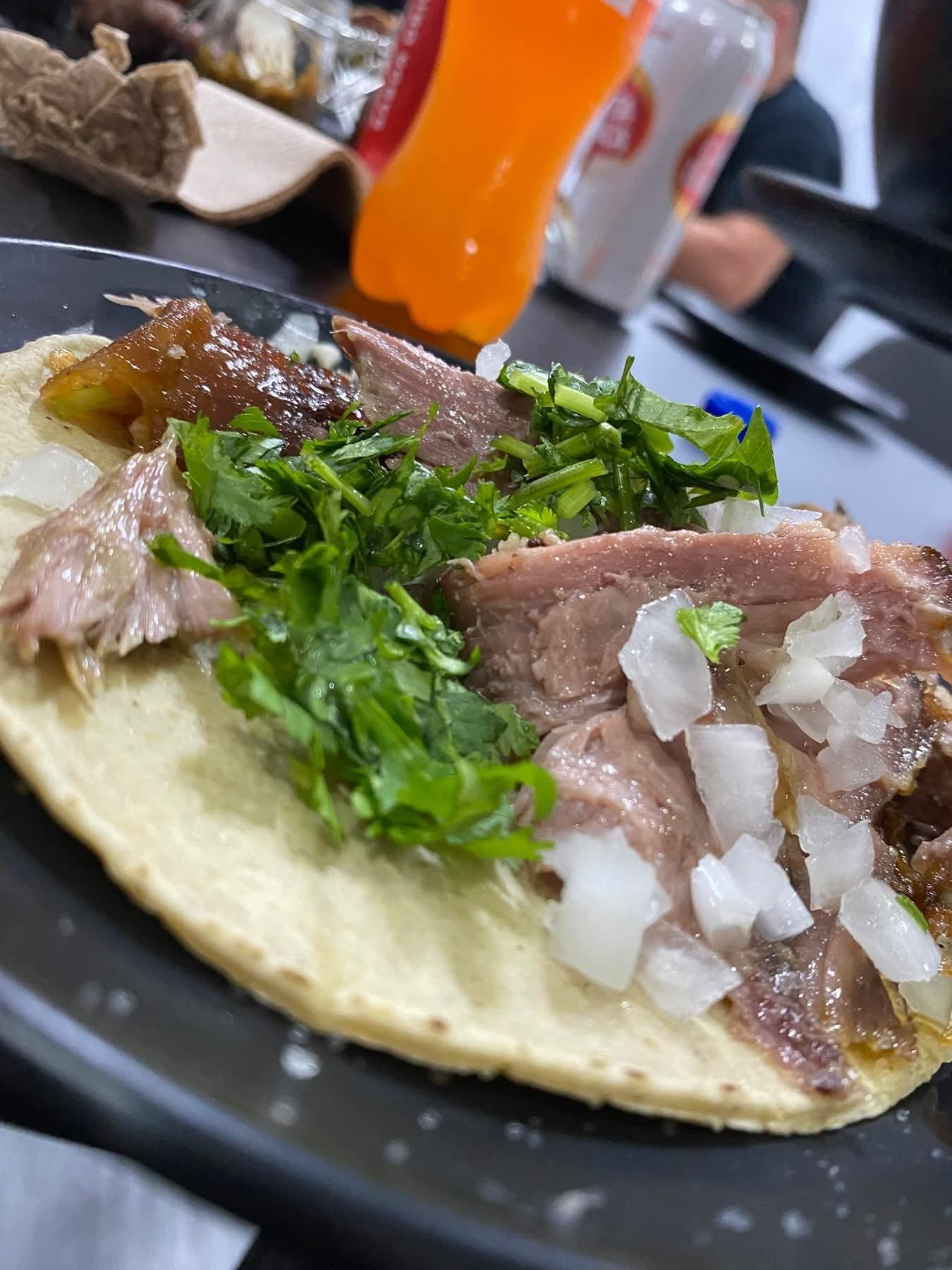 Tacos de Pierna Adobada al Hoyo Negro